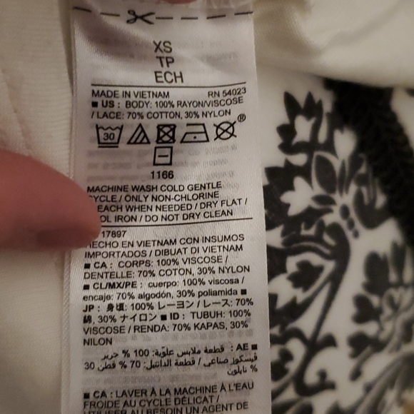 Women's Old Navy Dressy Blouse Top Black and White - Picture 5 of 7